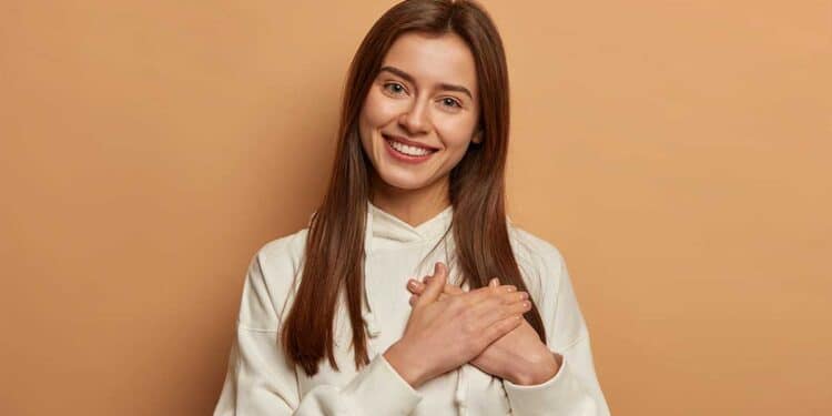 A gratidão é a oração silenciosa que transforma a alma — um lembrete diário de que sempre há motivos para agradecer.